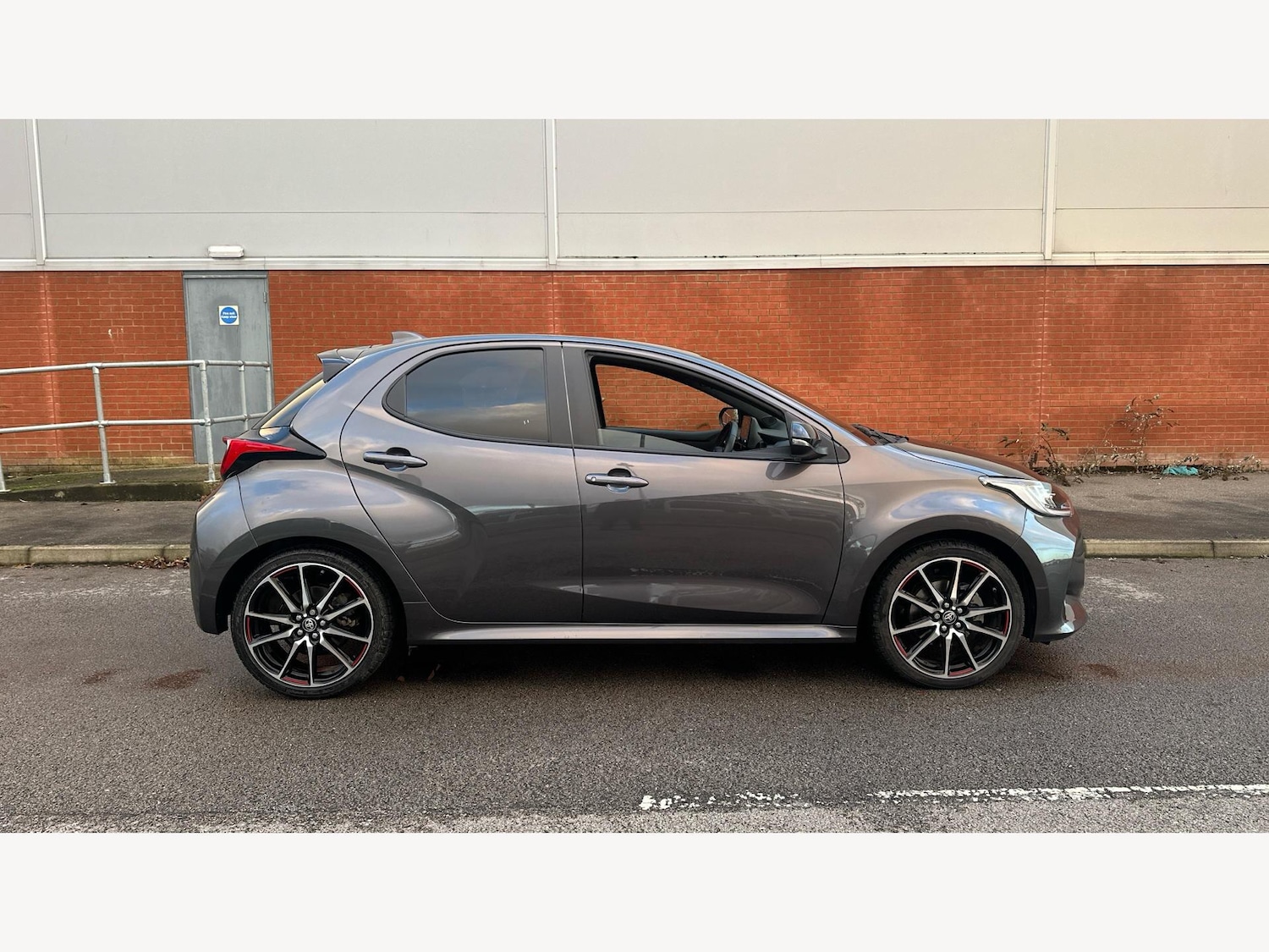 Used Toyota Yaris 2023 for sale - 76592641: Photo 18