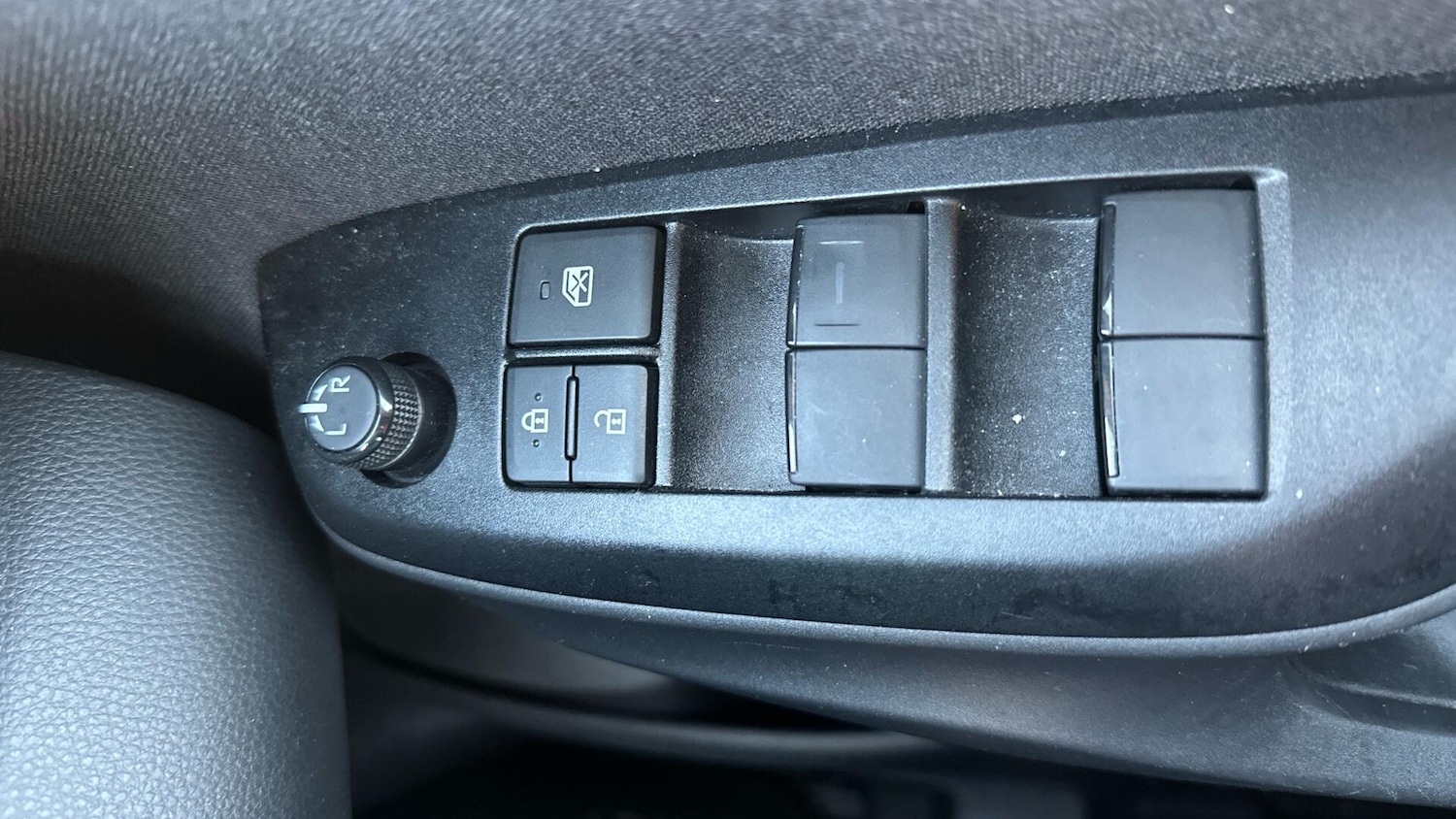 Used Toyota Yaris 2024 for sale - 77278986: Photo 32