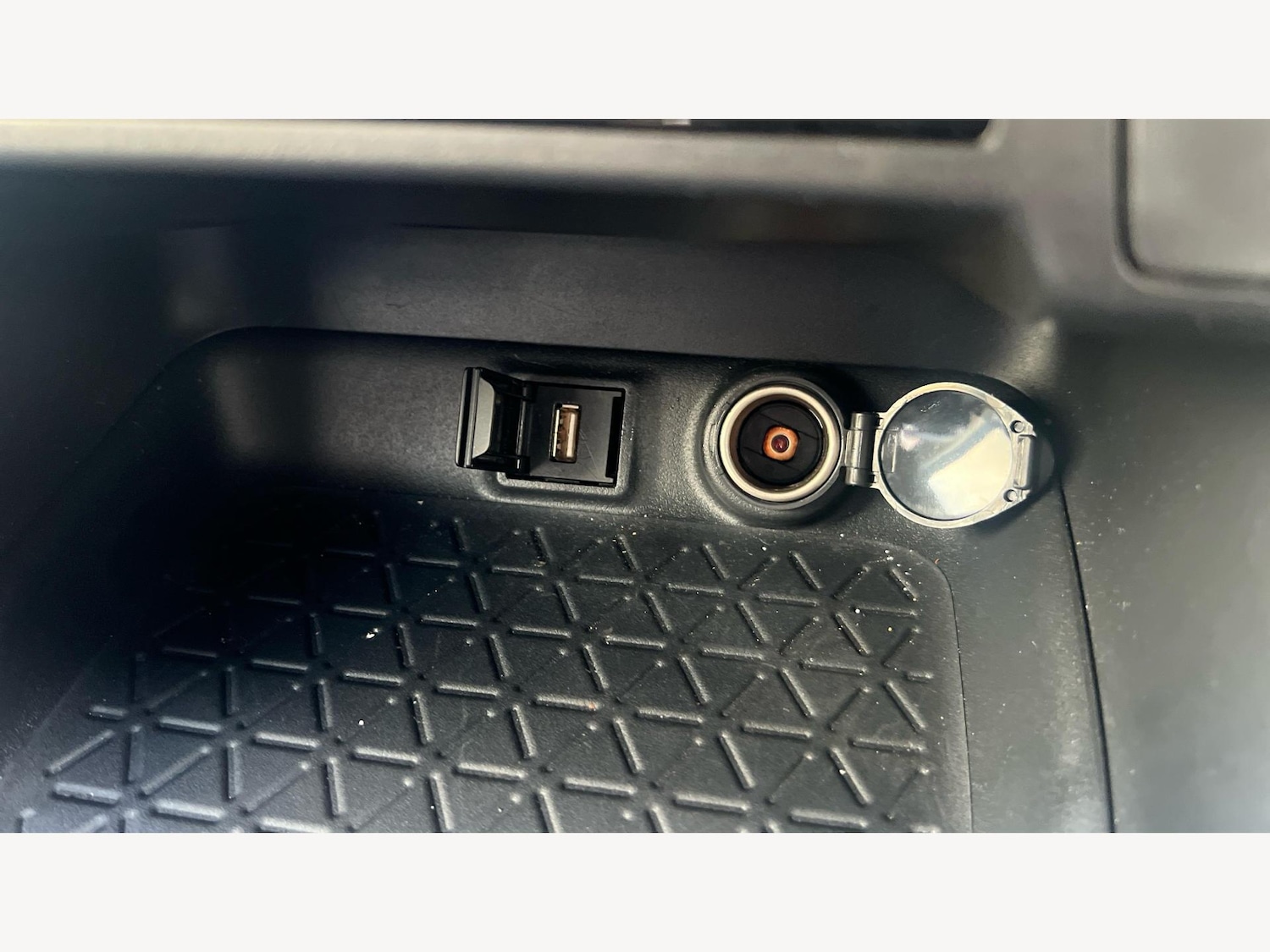 Used Toyota RAV4 2020 for sale - 77345390: Photo 24