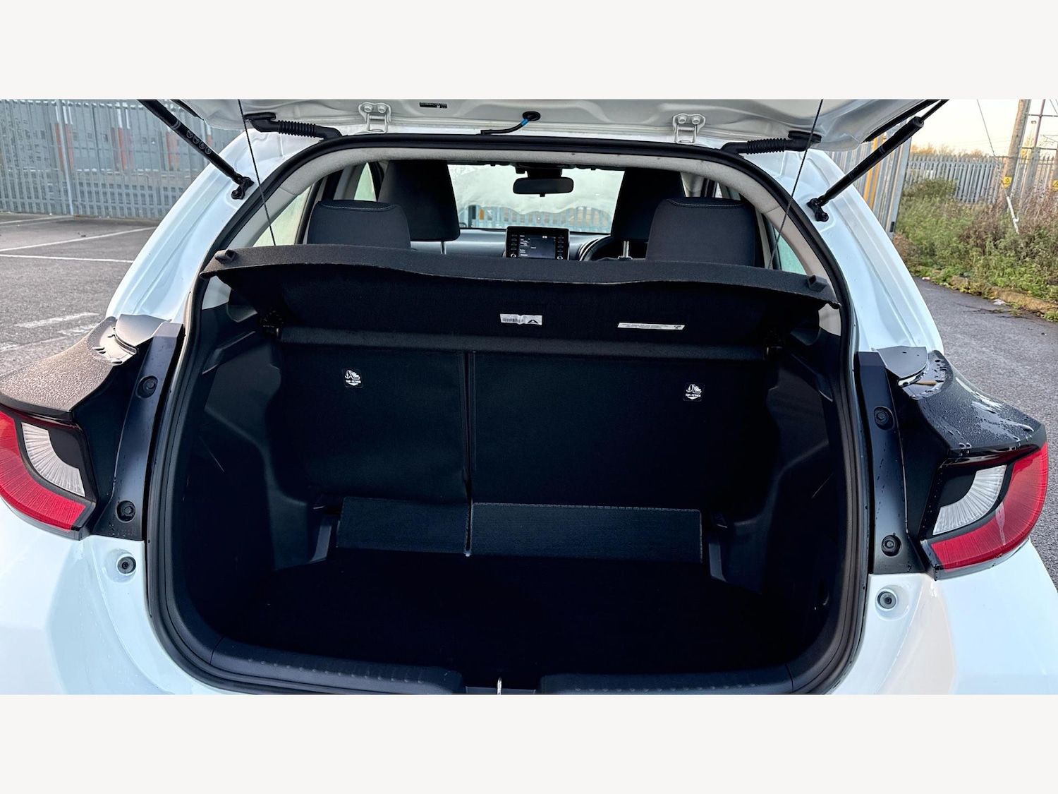 Used Toyota Yaris 2022 for sale - 76856027: Photo 16