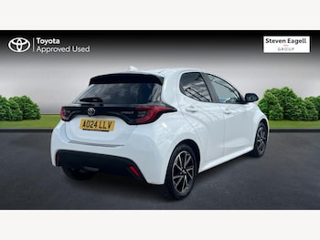 Used Toyota Yaris 2024 for sale - 79475673: Photo