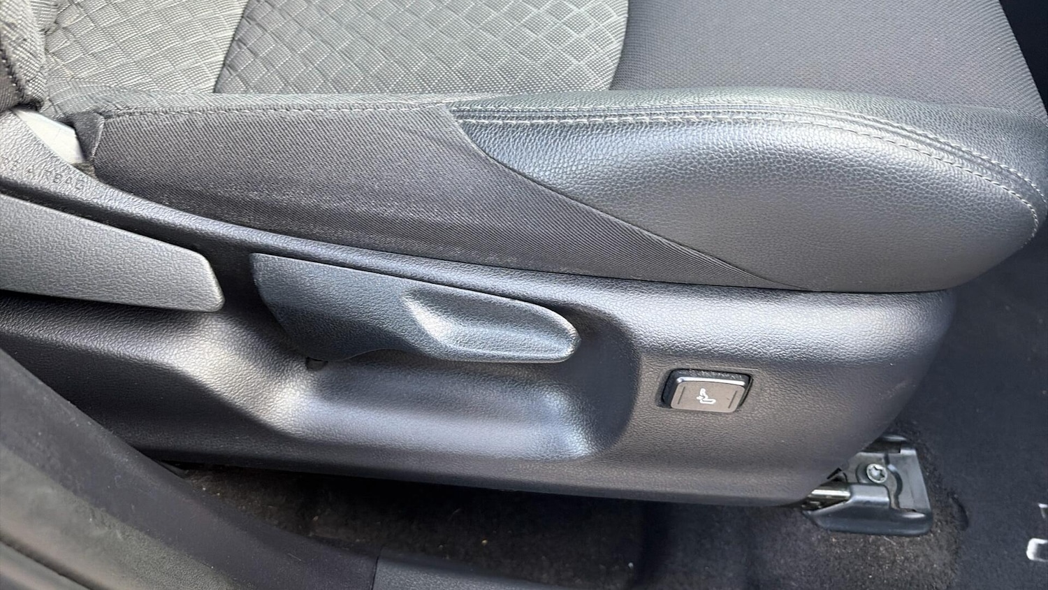 Used Toyota C-HR 2022 for sale - 77559683: Photo 32