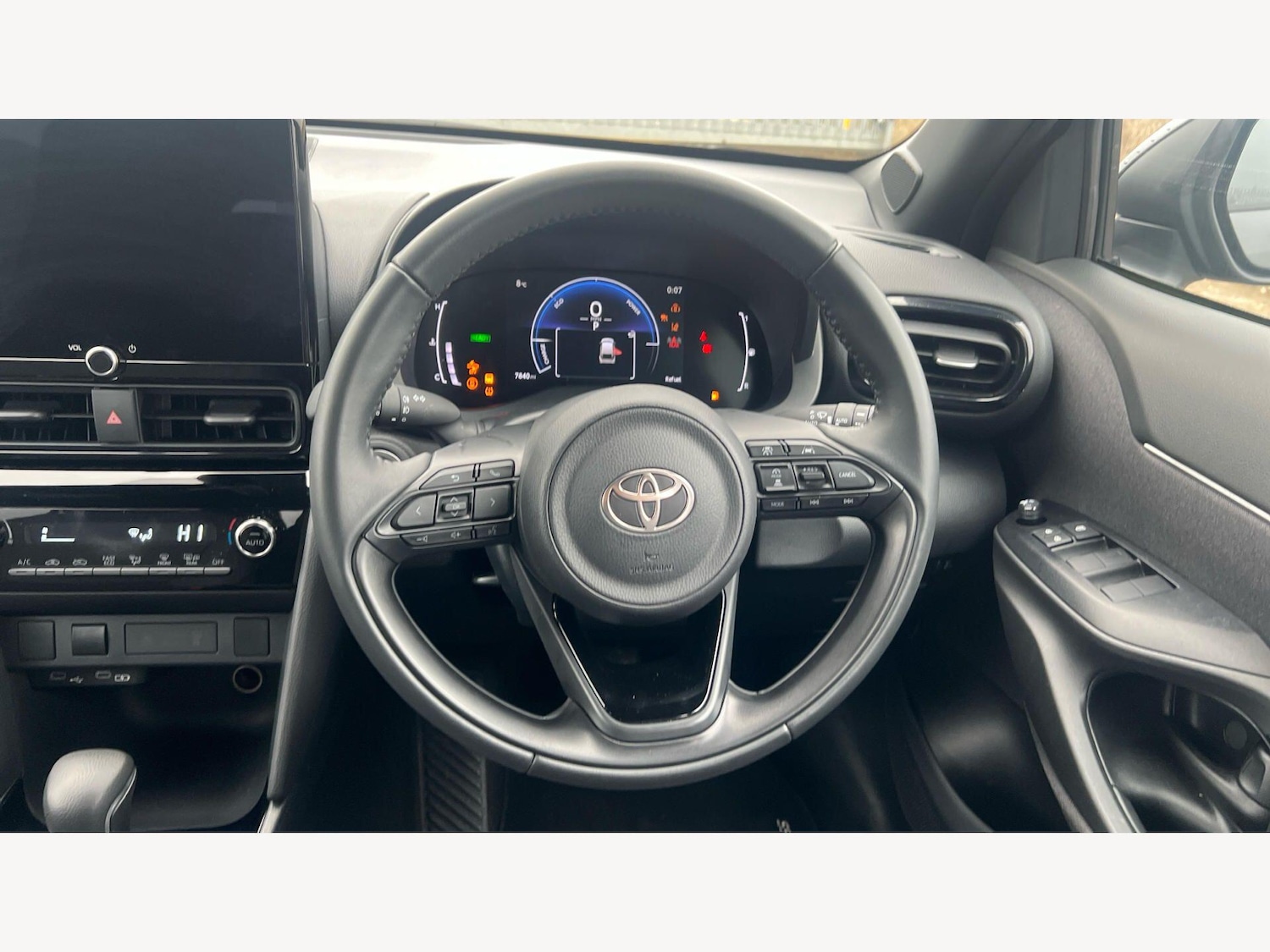 Used Toyota Yaris Cross 2025 for sale - 77799477: Photo 10
