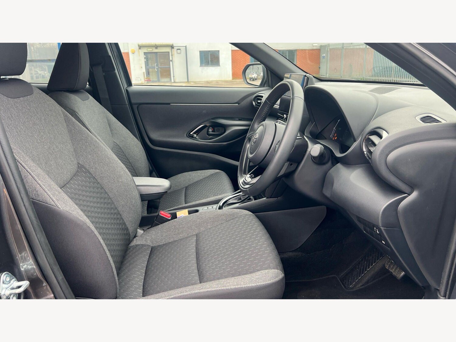 Used Toyota Yaris Cross 2025 for sale - 77799477: Photo 13