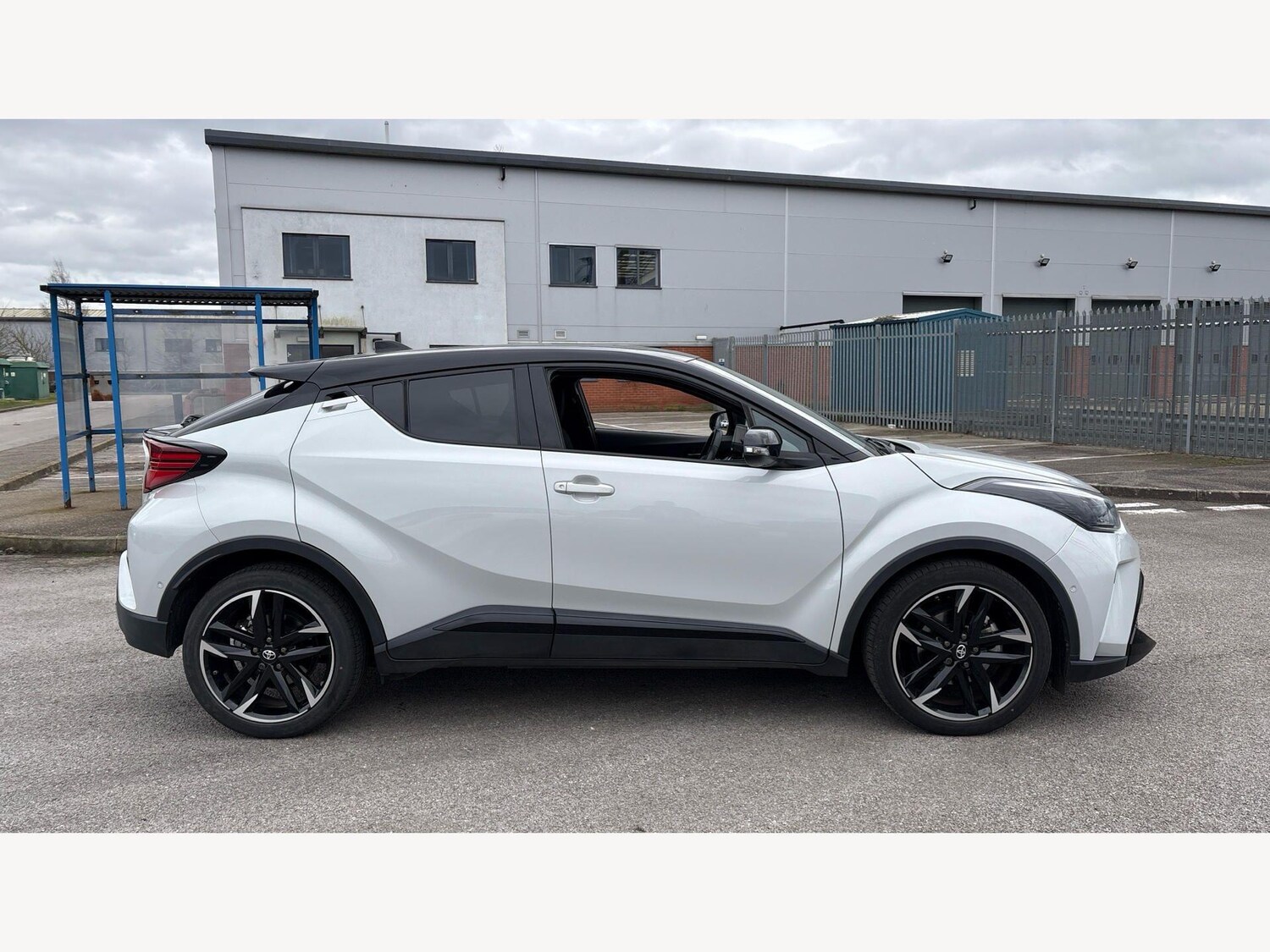 Used Toyota C-HR 2023 for sale - 77838766: Photo 18