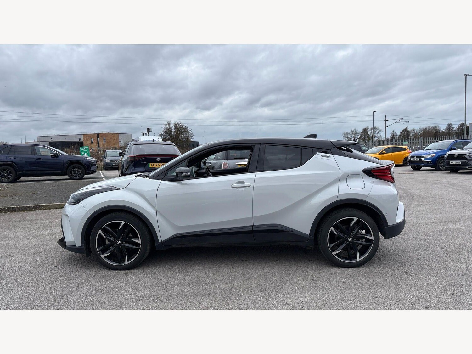 Used Toyota C-HR 2023 for sale - 77838766: Photo 19