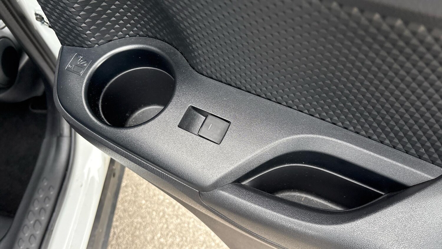 Used Toyota C-HR 2023 for sale - 77838766: Photo 40