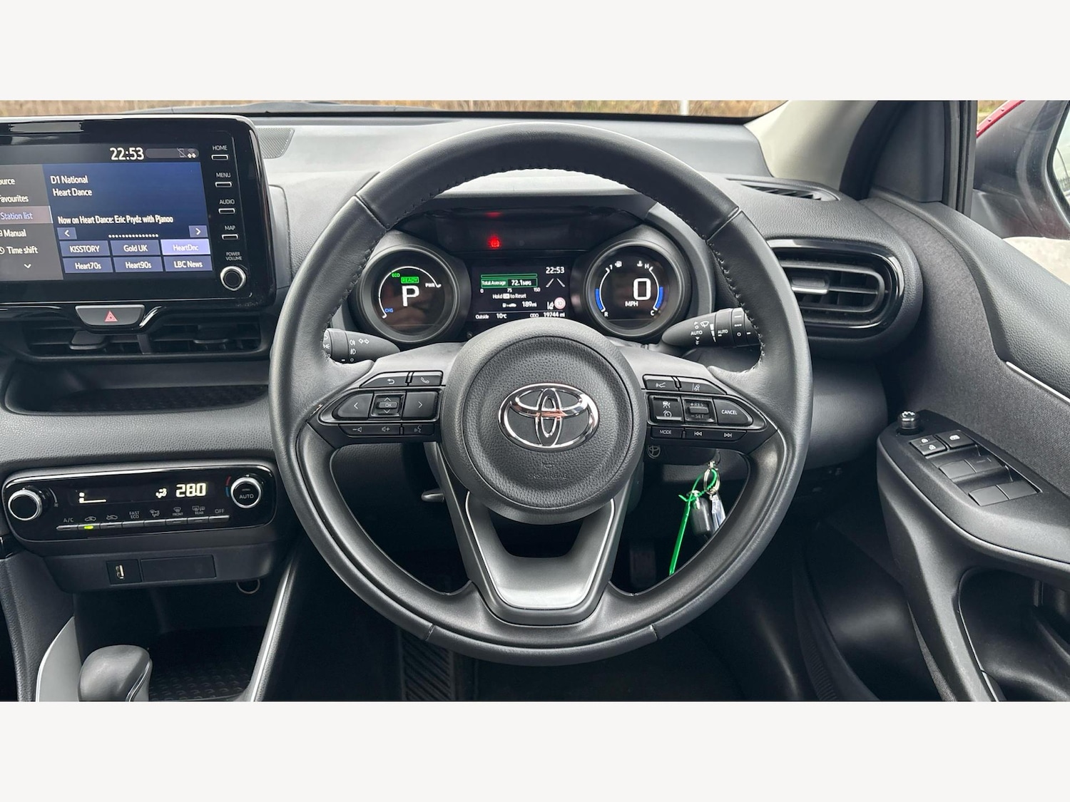 Used Toyota Yaris 2022 for sale - 77279300: Photo 8