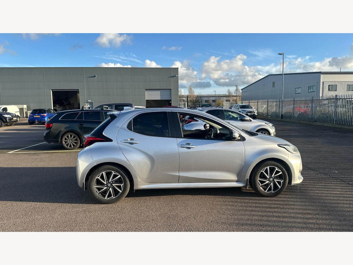 Used Toyota Yaris 2021 for sale - 76645570: Photo 18