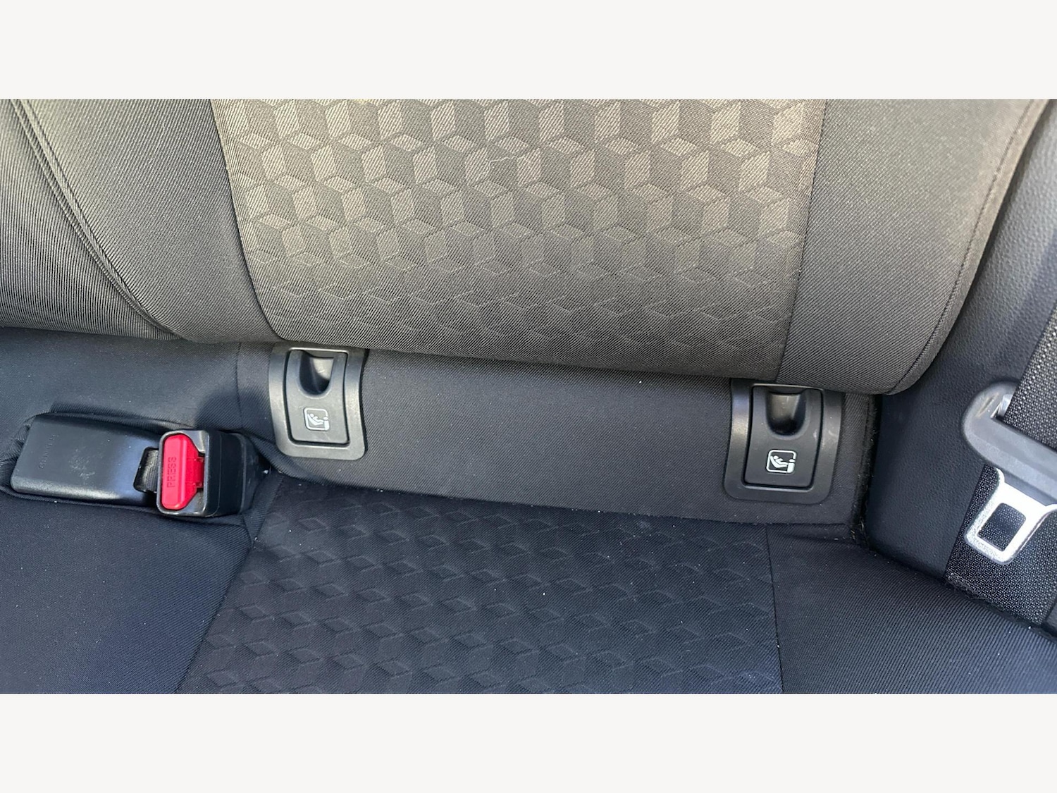 Used Toyota Yaris 2021 for sale - 76645570: Photo 32