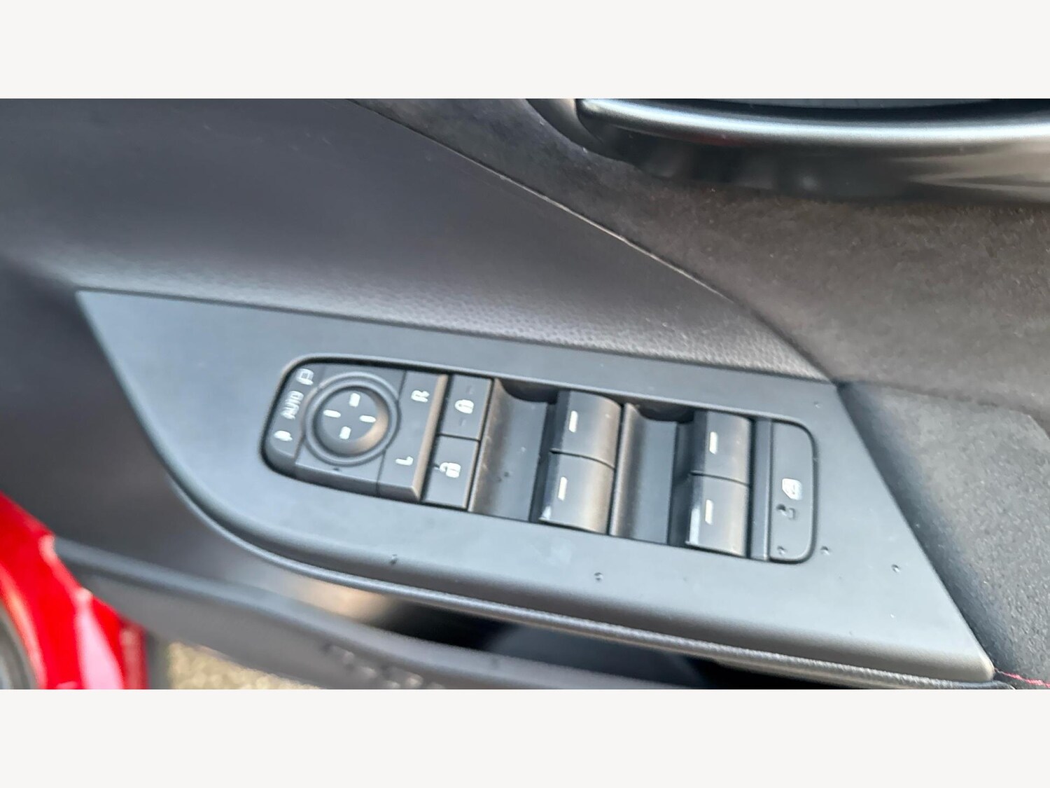 Used Toyota C-HR 2024 for sale - 77344702: Photo 26