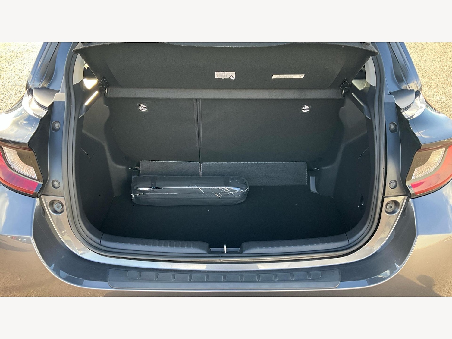 Used Toyota Yaris 2022 for sale - 76702261: Photo 16