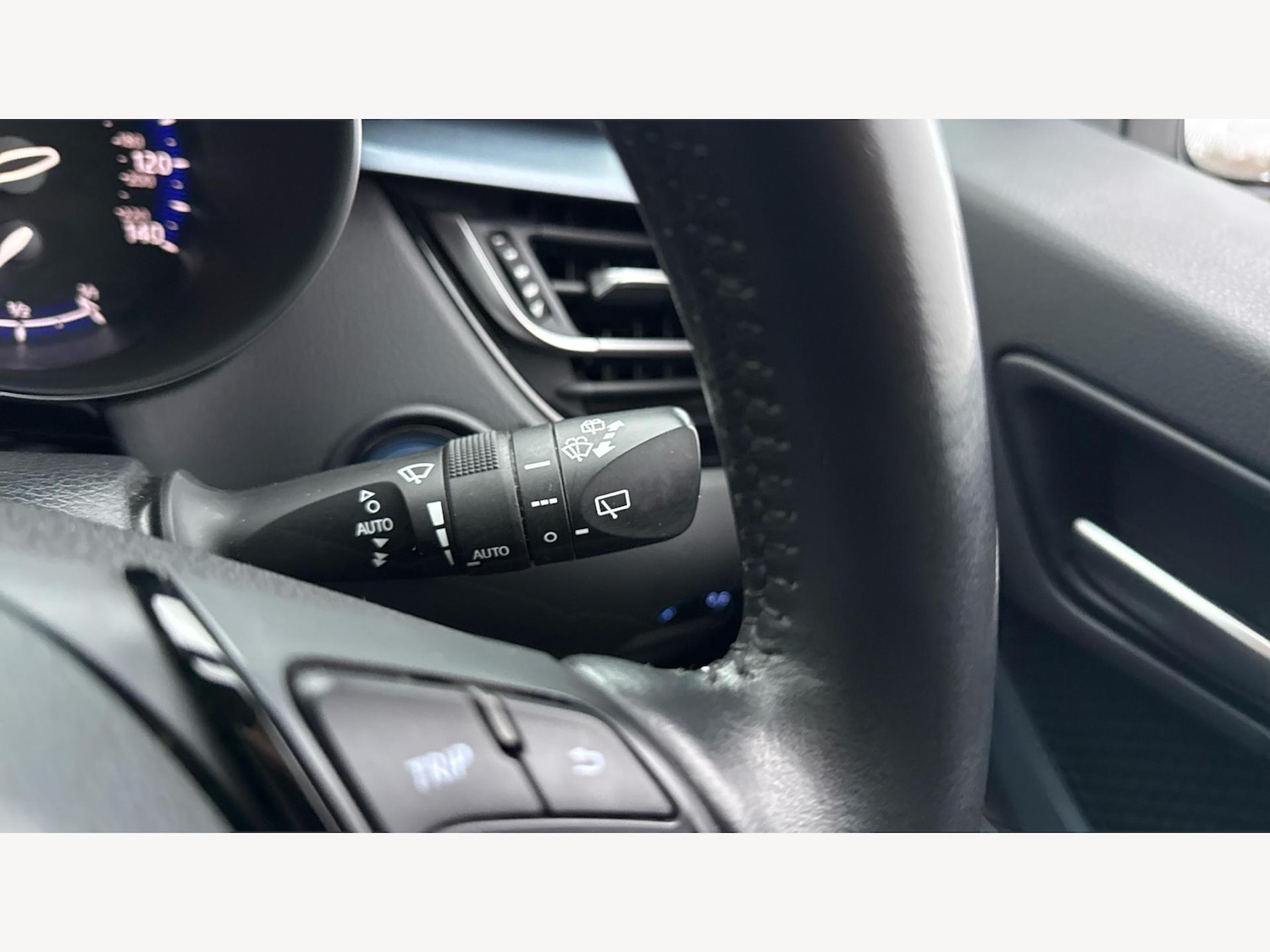 Used Toyota C-HR 2021 for sale - 76935750: Photo 29