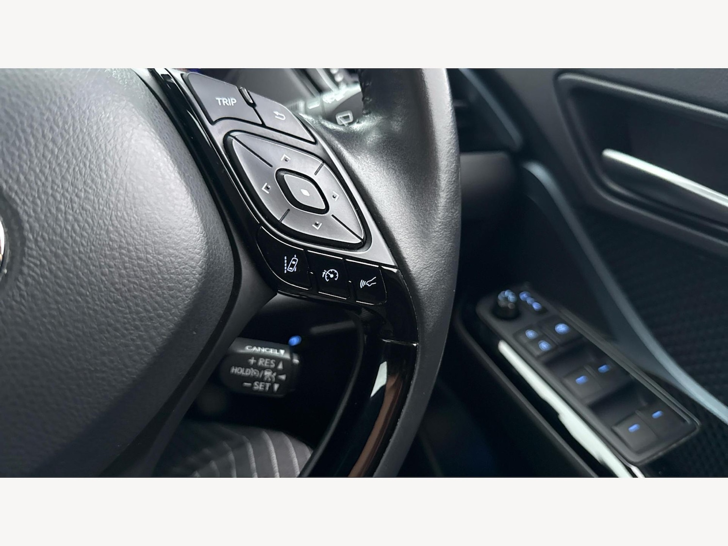 Used Toyota C-HR 2021 for sale - 76935750: Photo 30