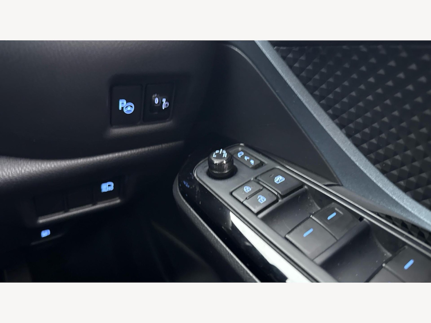 Used Toyota C-HR 2021 for sale - 76935750: Photo 31