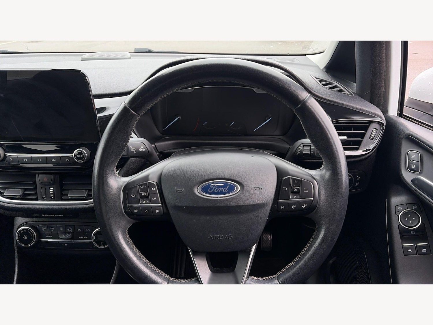 Used Ford Fiesta 2017 for sale - 77799460: Photo 10