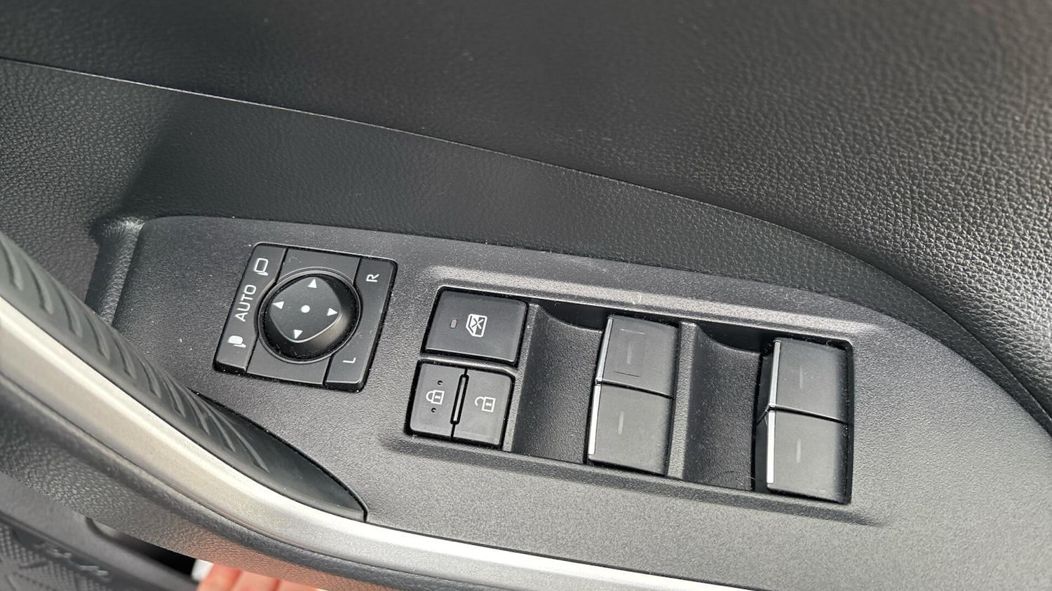 Used Toyota RAV4 2023 for sale - 76898652: Photo 36