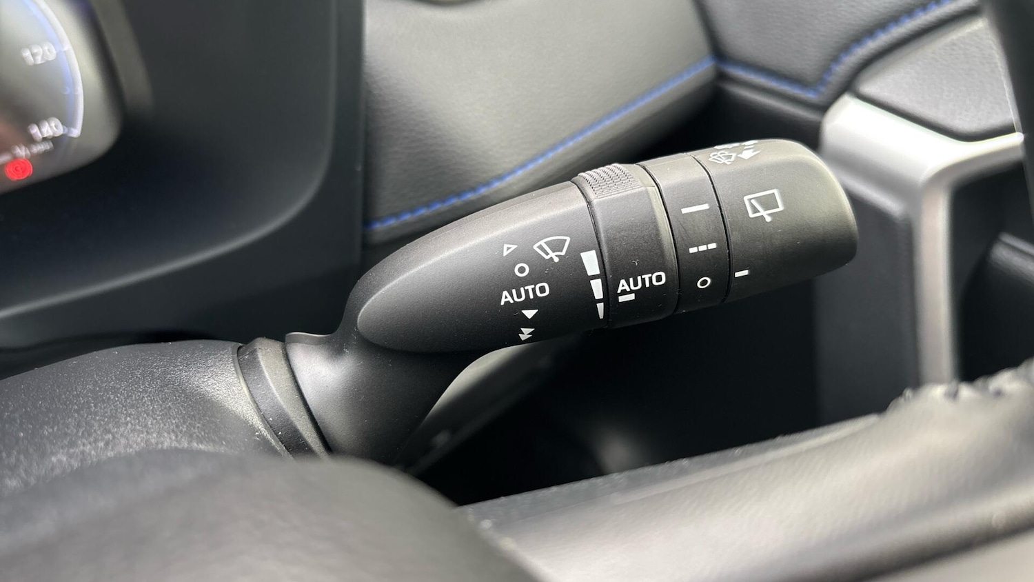 Used Toyota RAV4 2023 for sale - 76898652: Photo 40