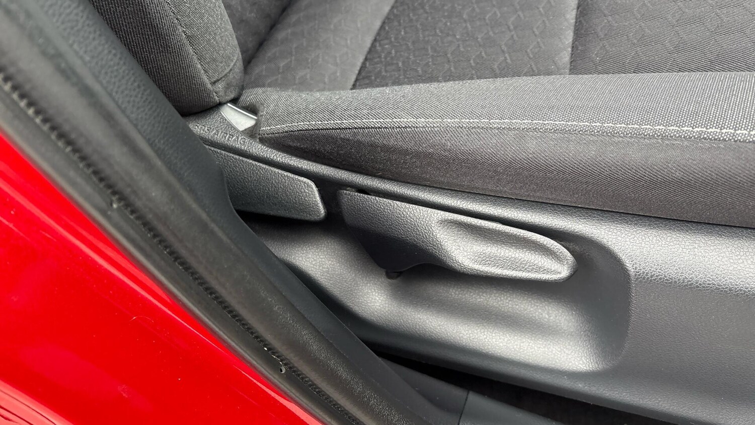 Used Toyota Yaris 2022 for sale - 77908439: Photo 32