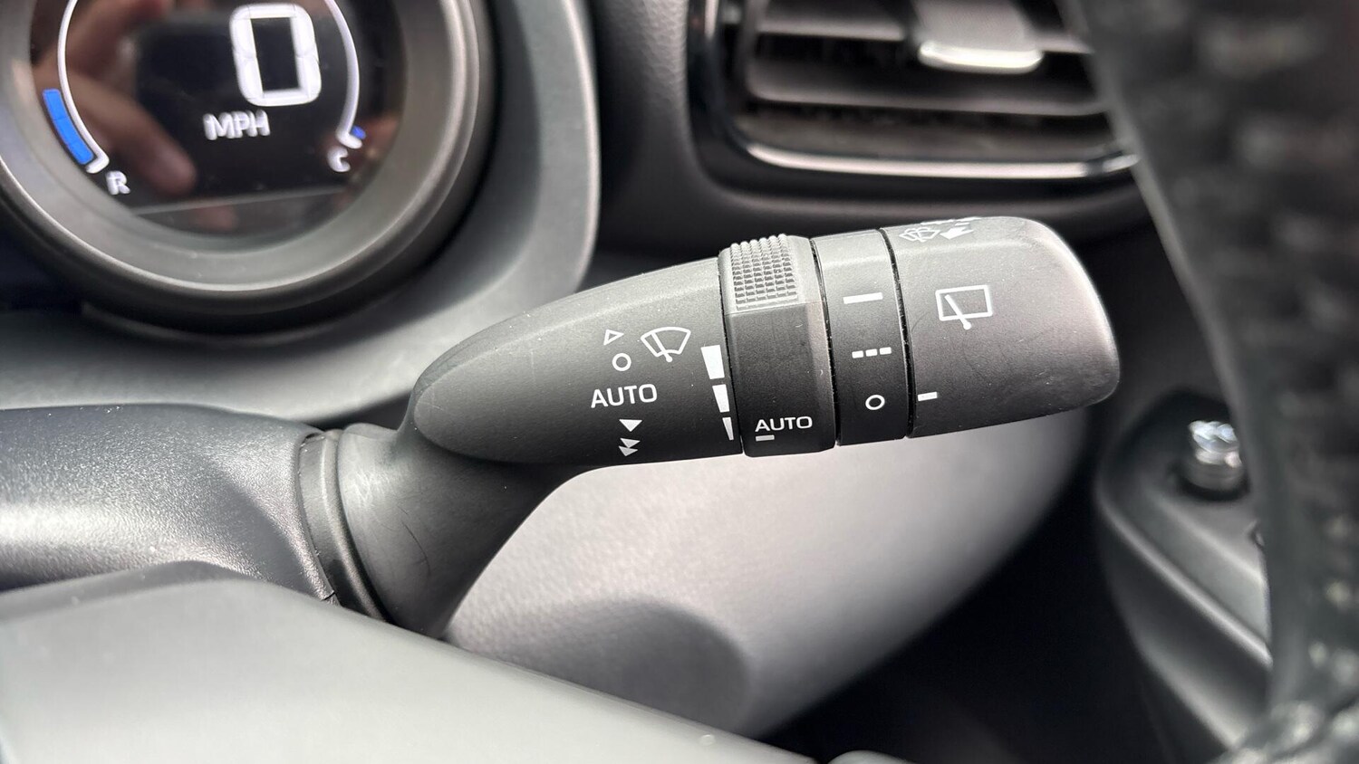 Used Toyota Yaris 2022 for sale - 77908439: Photo 37