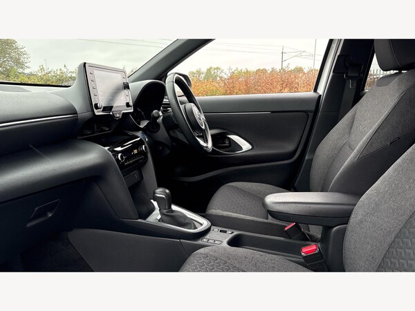 Used Toyota Yaris Cross 2023 for sale - 76294703: Photo 12
