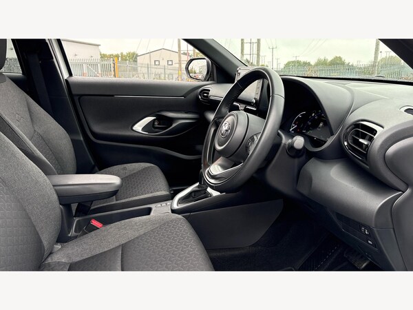 Used Toyota Yaris Cross 2023 for sale - 76294703: Photo 13