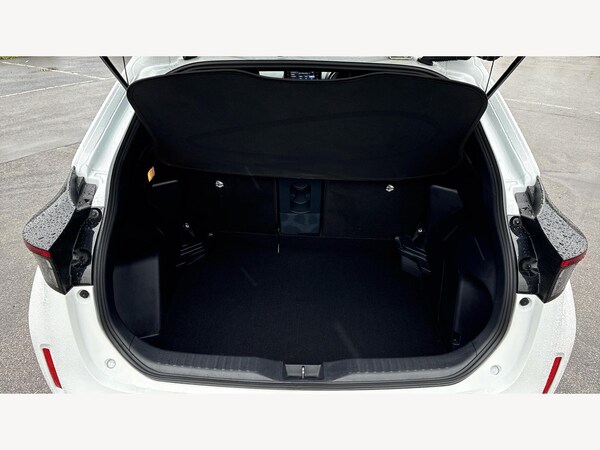 Used Toyota Yaris Cross 2023 for sale - 76294703: Photo 16