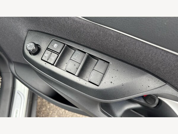 Used Toyota Yaris Cross 2023 for sale - 76294703: Photo 31