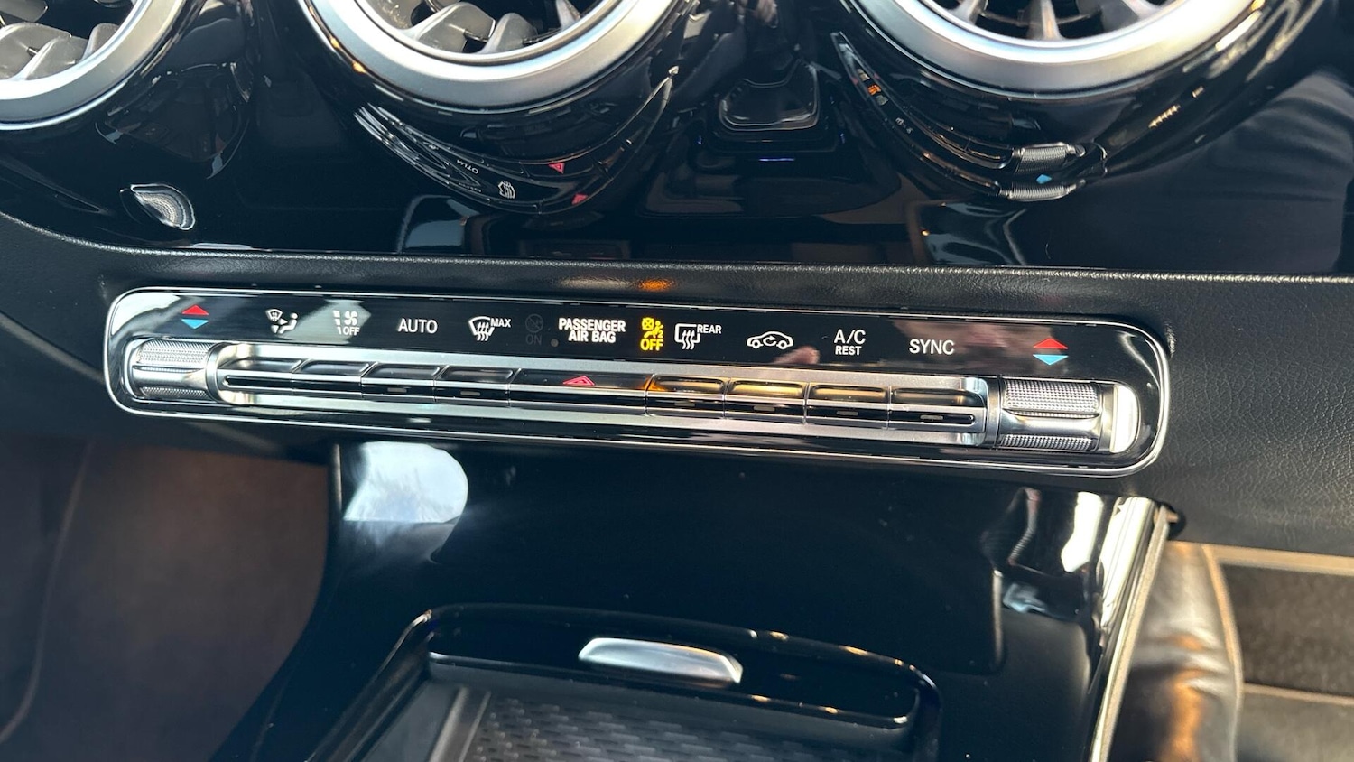 Used Mercedes-Benz A-Class 2019 for sale - 77060408: Photo 40