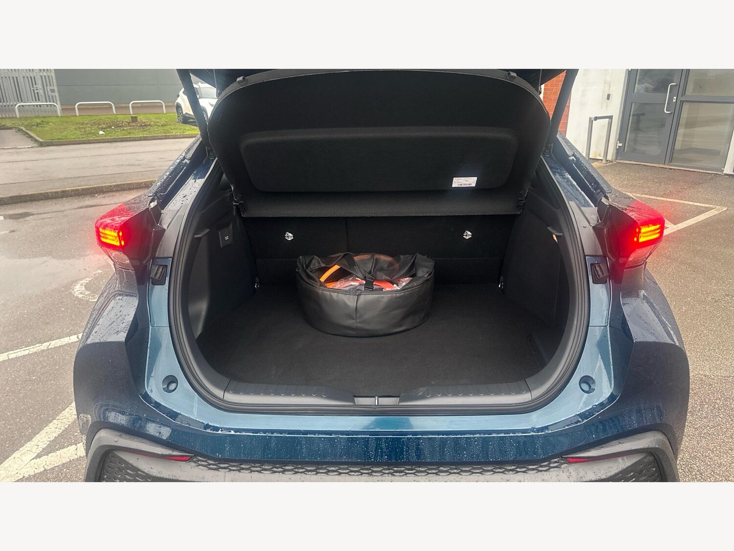 Used Toyota C-HR 2024 for sale - 76976767: Photo 16