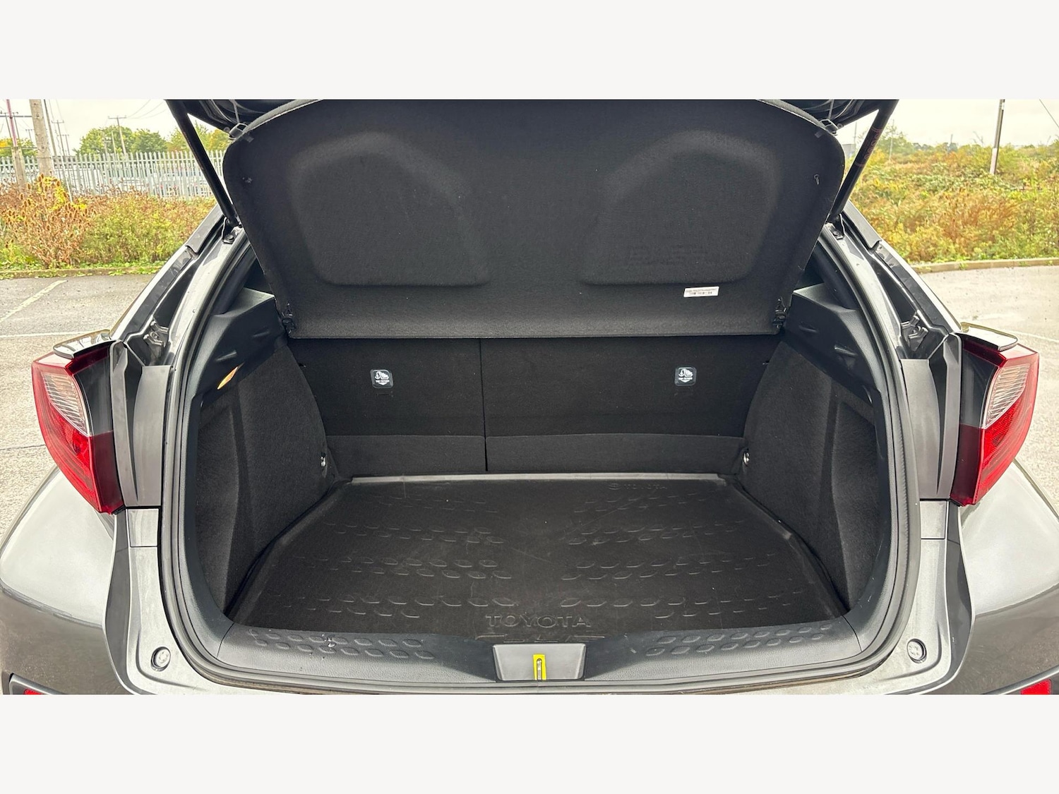 Used Toyota C-HR 2022 for sale - 76135897: Photo 16