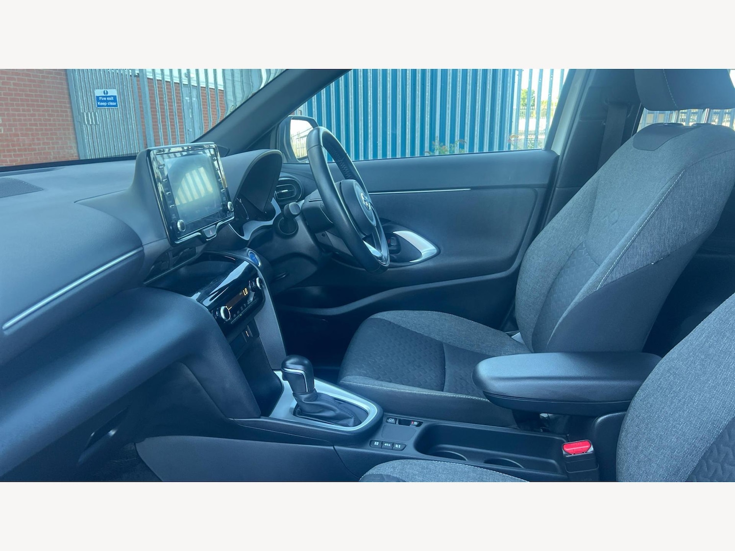 Used Toyota Yaris Cross 2023 for sale - 75809445: Photo 12