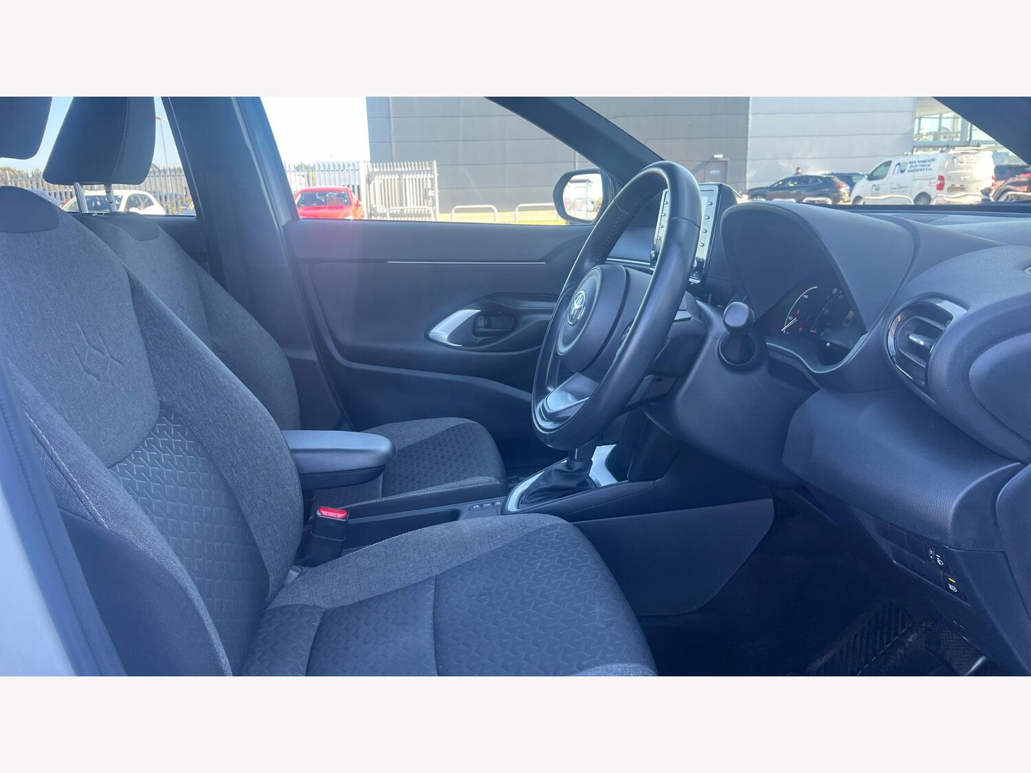 Used Toyota Yaris Cross 2023 for sale - 75809445: Photo 13