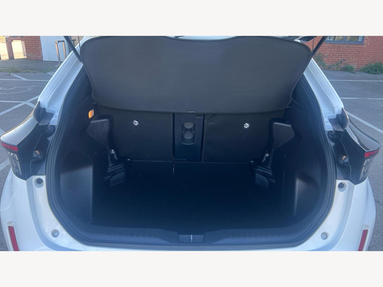 Used Toyota Yaris Cross 2023 for sale - 75809445: Photo 16