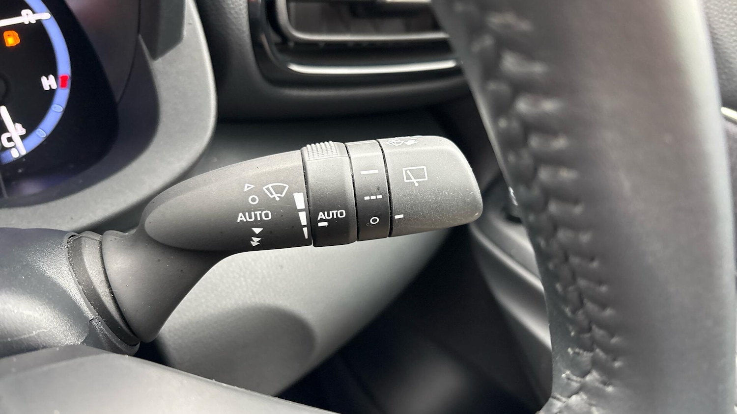 Used Toyota Yaris Cross 2023 for sale - 76898851: Photo 38