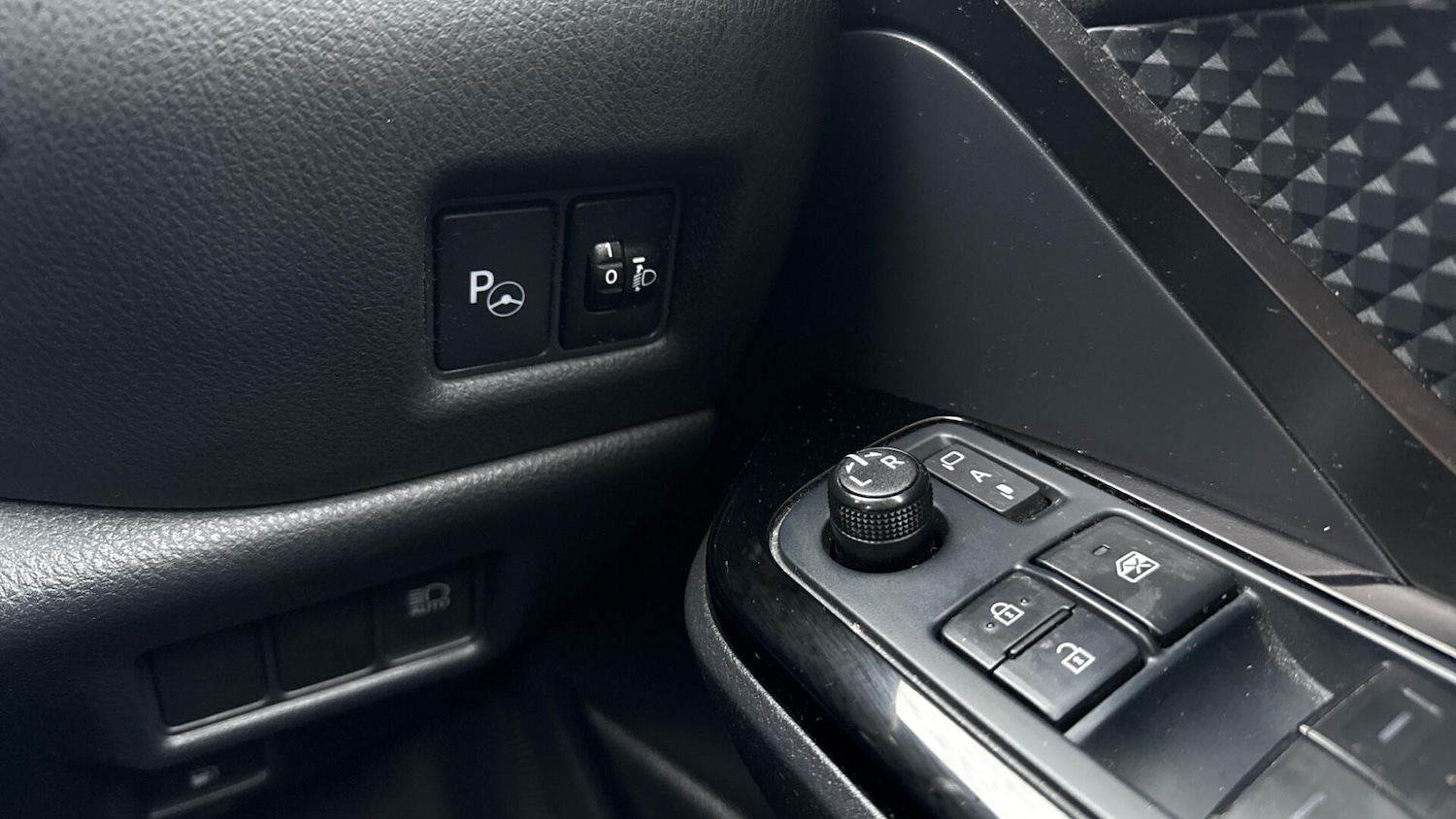 Used Toyota C-HR 2022 for sale - 77559059: Photo 32