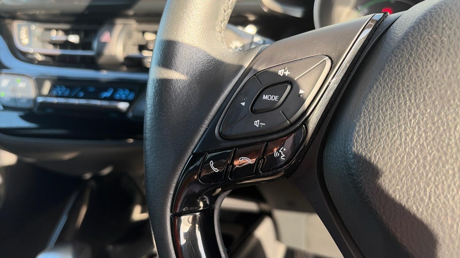 Used Toyota C-HR 2023 for sale - 77783077: Photo 33