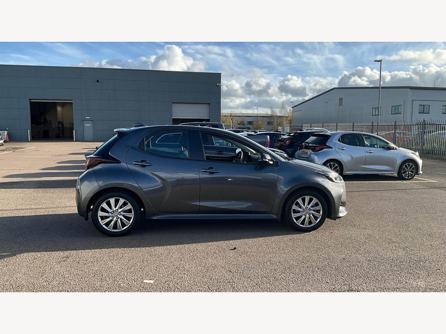 Used Toyota Yaris 2022 for sale - 76592877: Photo 18