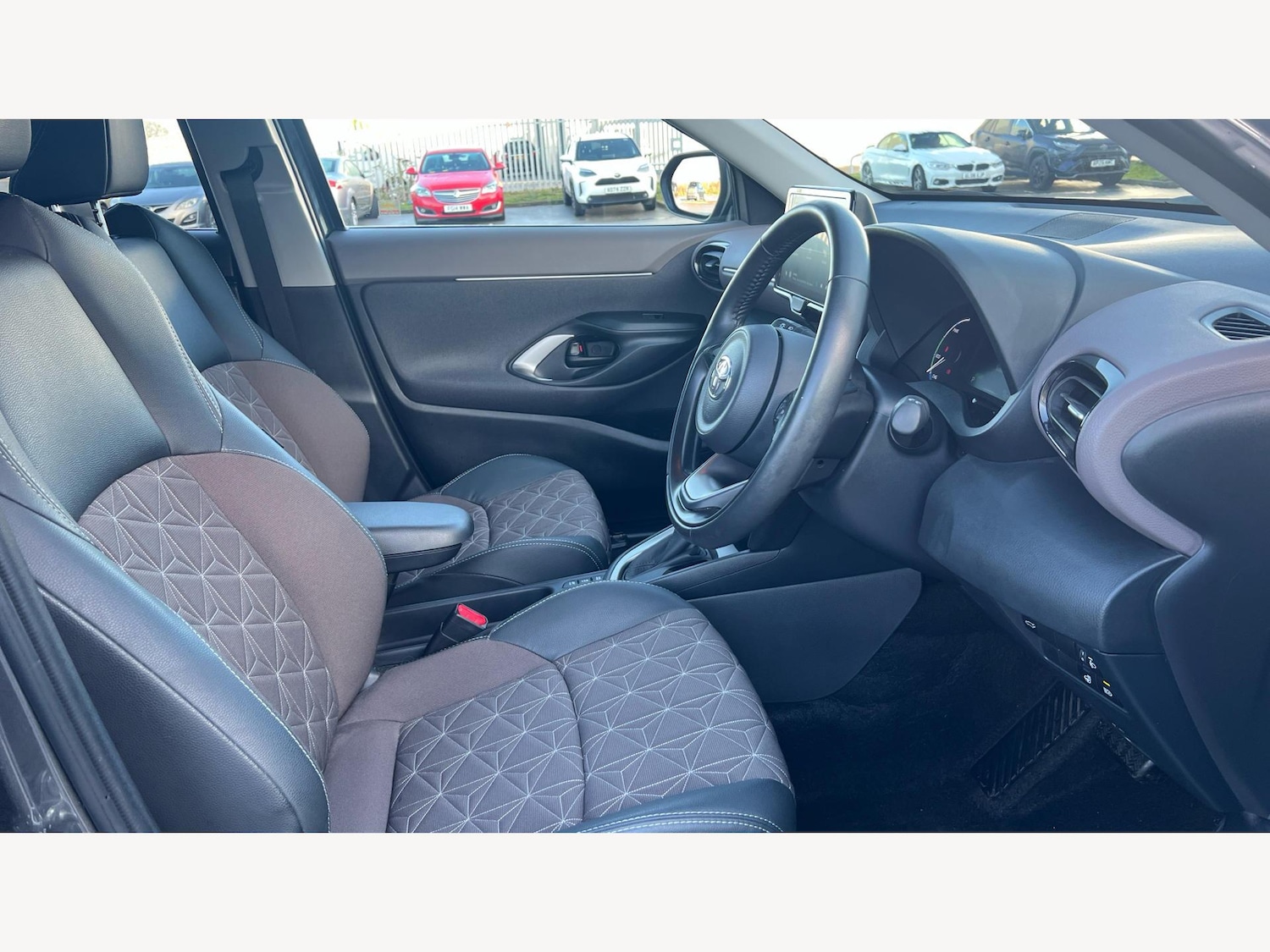 Used Toyota Yaris Cross 2024 for sale - 76942430: Photo 13