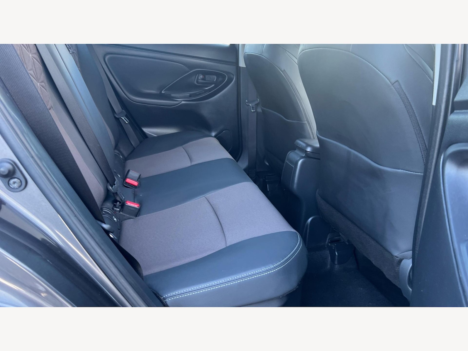 Used Toyota Yaris Cross 2024 for sale - 76942430: Photo 14