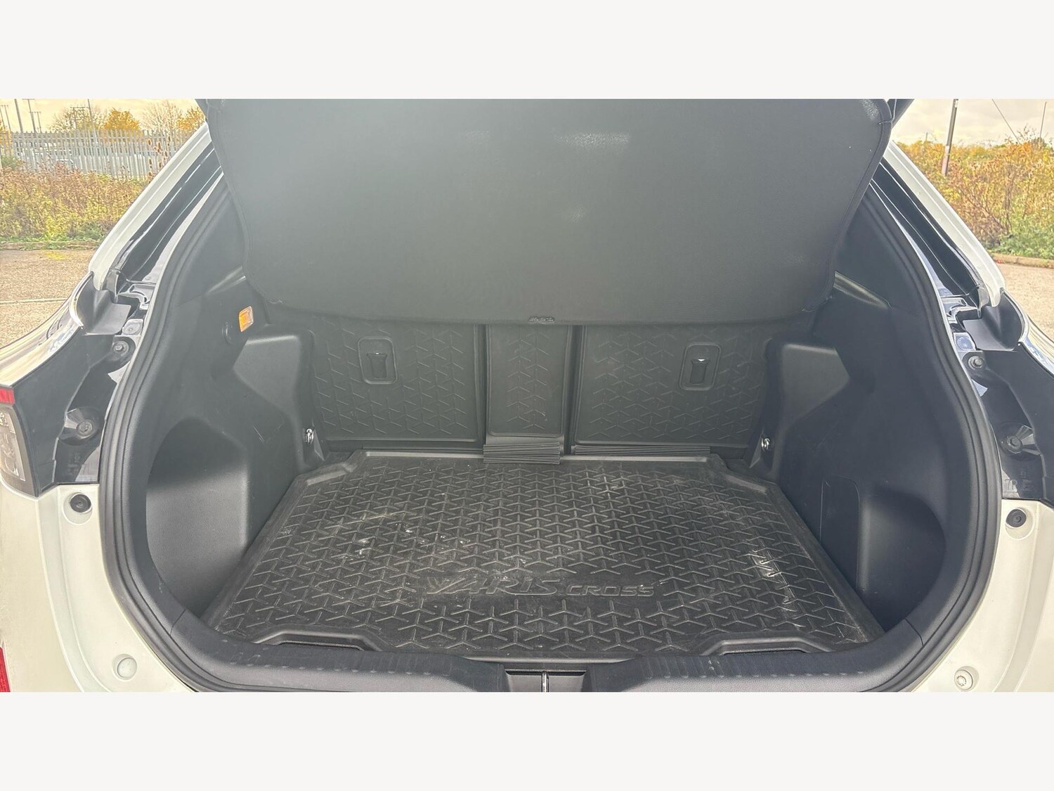 Used Toyota Yaris Cross 2022 for sale - 76537698: Photo 16