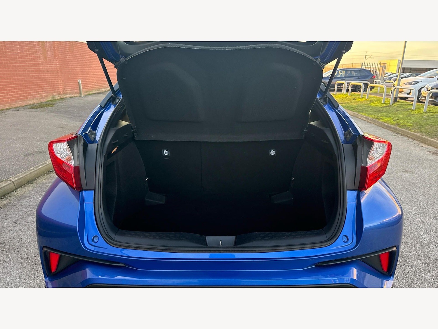 Used Toyota C-HR for sale - 77704631: Photo 16