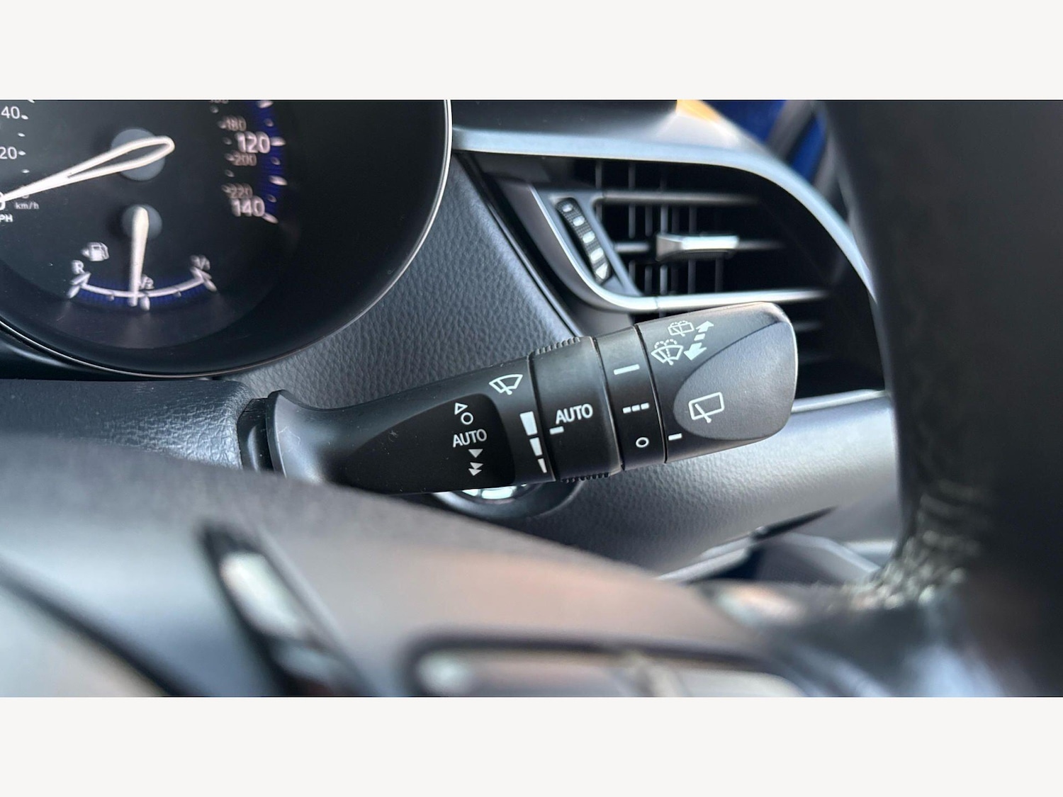 Used Toyota C-HR for sale - 77704631: Photo 25