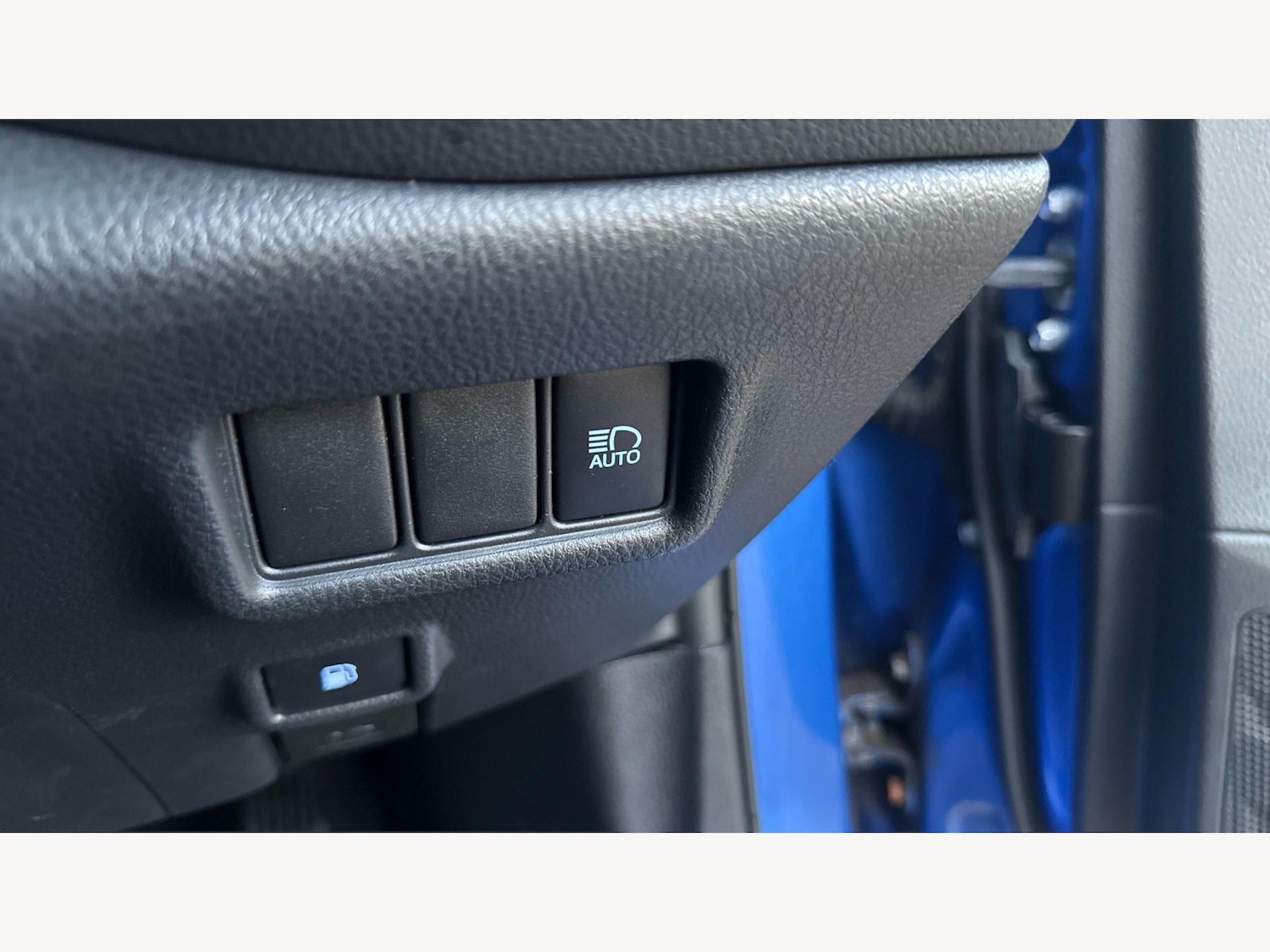 Used Toyota C-HR for sale - 77704631: Photo 29