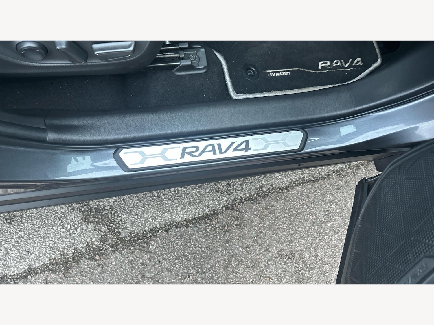 Used Toyota RAV4 2021 for sale - 77343792: Photo 28