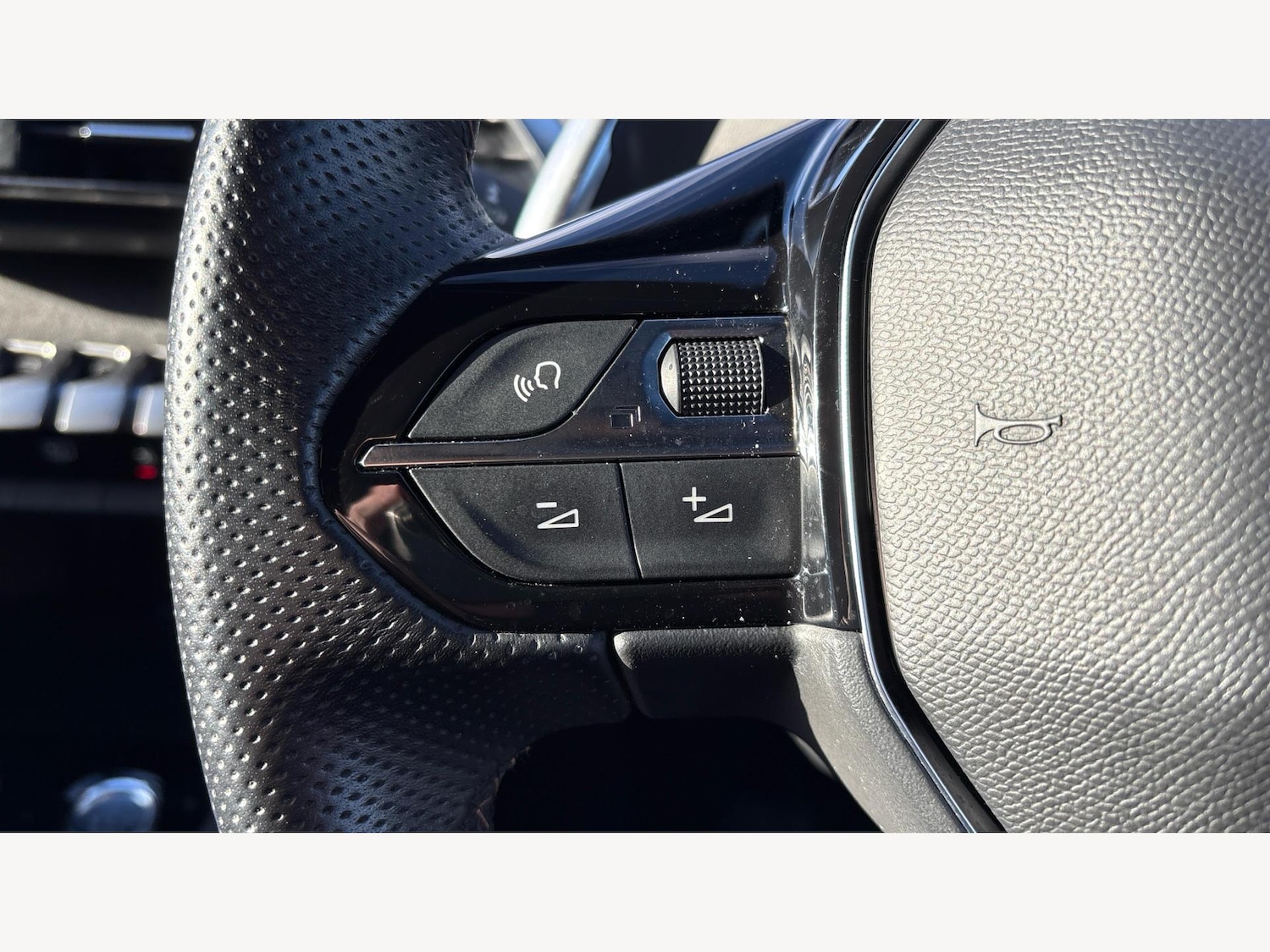 Used Peugeot 3008 2020 for sale - 77120694: Photo 24