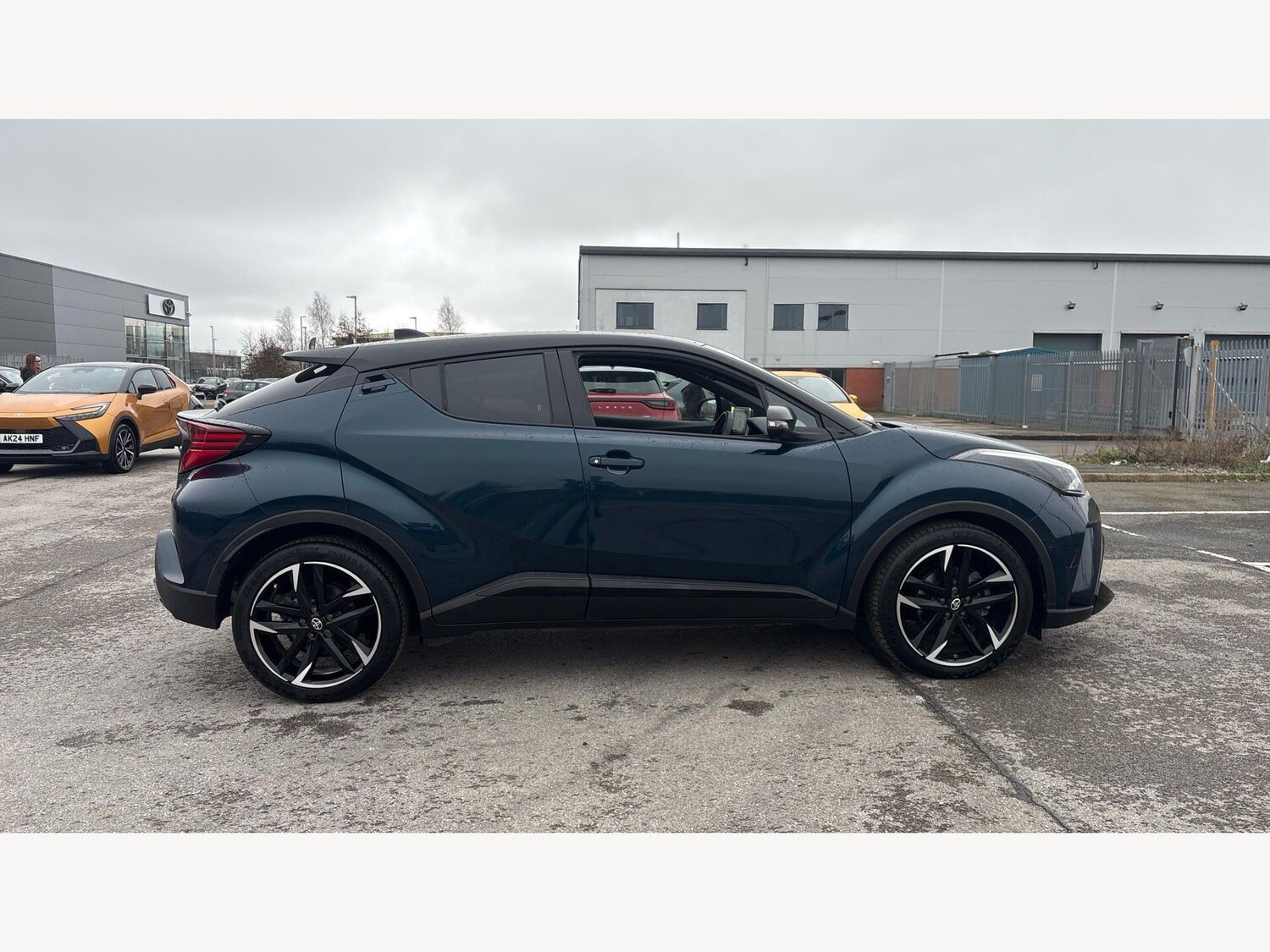 Used Toyota C-HR 2023 for sale - 77908906: Photo 18