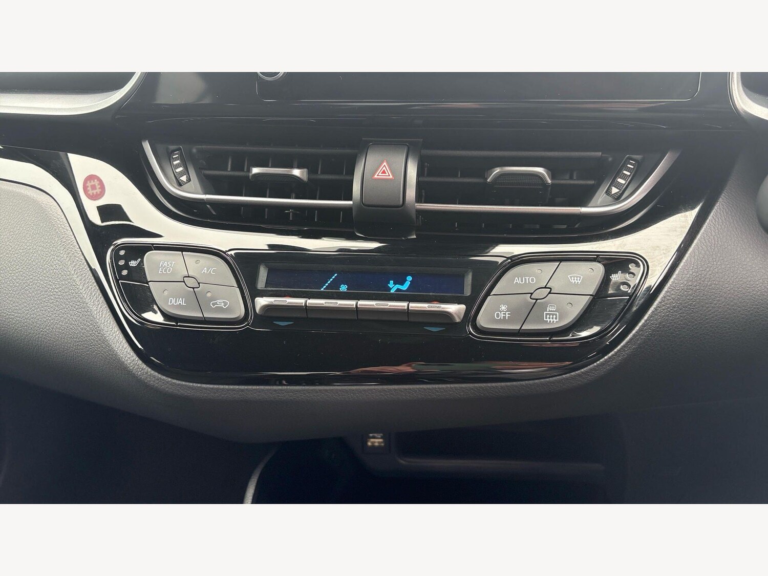 Used Toyota C-HR 2023 for sale - 77908906: Photo 25