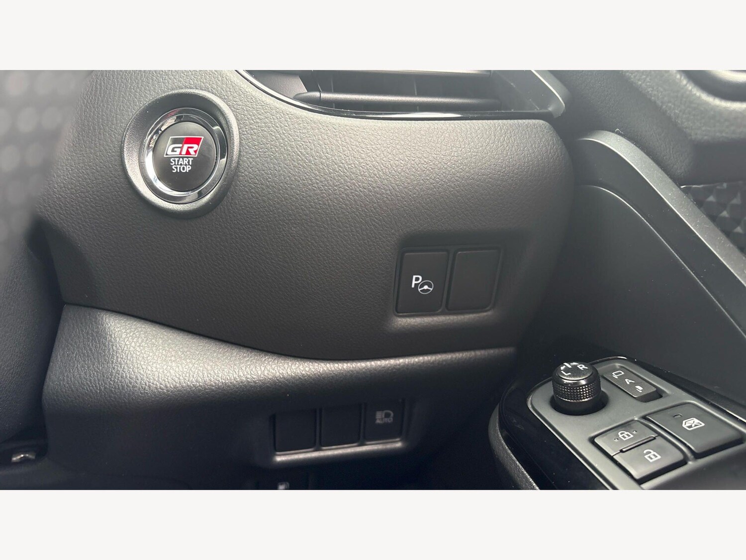 Used Toyota C-HR 2023 for sale - 77908906: Photo 27