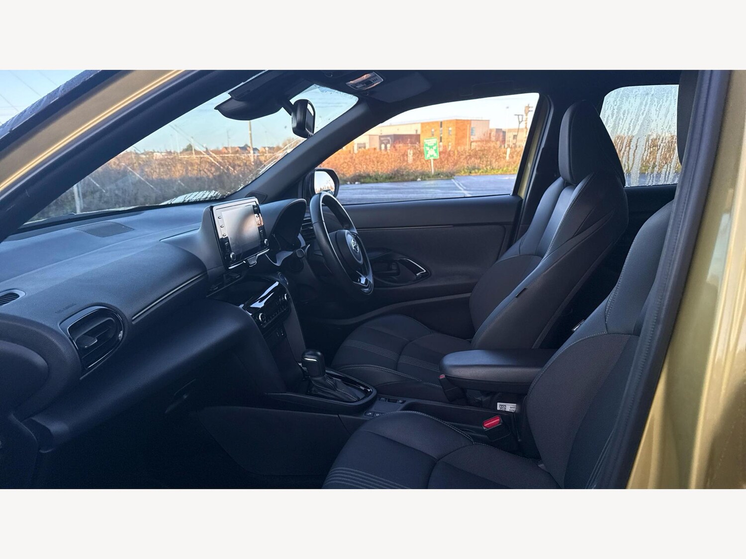 Used Toyota Yaris Cross 2022 for sale - 77060116: Photo 12